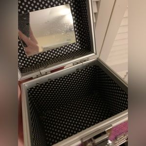 2000s Y2K Caboodles Box